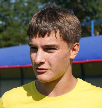 ? Данило Гончарук: «Вдома завжди приємніше грати, особливо з такою фантастичною підтримкою»  Перед поєдинком 9-го туру Першої ліги, в якому «Буковина» після двотижневої паузи без матчів у рідних стінах прийматиме «Минай», крайній півзахисник «жовто-чорних» Данило Гончарук в інтерв’ю клубній пресслужбі (https://bukfc.com/news/danylo-honcharuk-vdoma-zavzhdy-pryyemnishe-hraty-osoblyvo-z-takoyu-fantastychnoyu-pidtrymkoyu) поділився очікуваннями від прийдешньої зустрічі з закарпатським клубом, а також розповів,